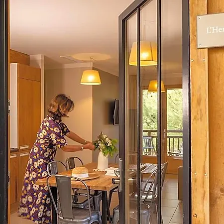 Domaine Du Ferret Restaurant & Hotel